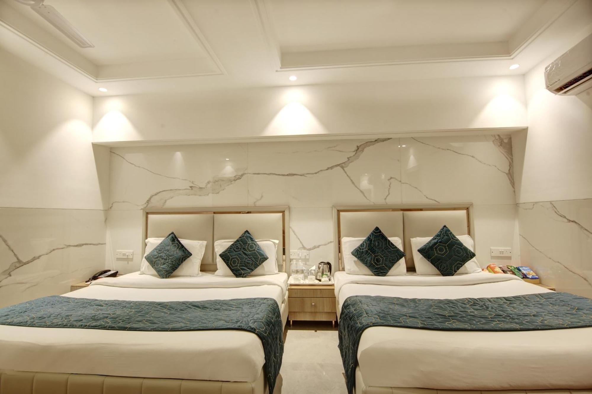 Hotel International Inn By Star Group - Near Delhi Airport Нью-Дели Экстерьер фото